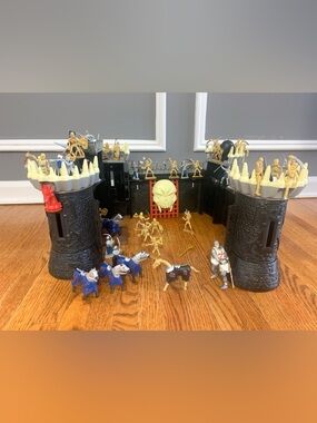 All The Kings Horses Tomb Warrior Deluxe Castle Playset w/ Figurines.